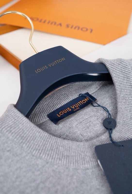 Светр жіночий фото 3