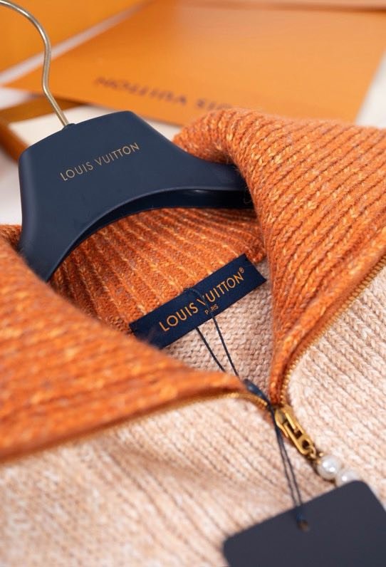 Свитер женский фото 3