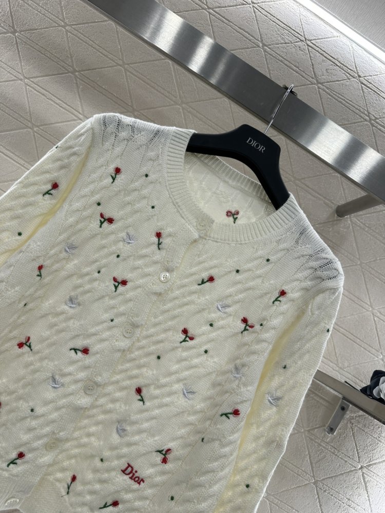 Светр жіночий фото 3