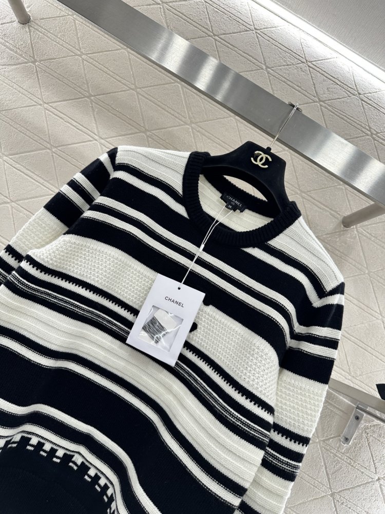 Светр жіночий фото 3