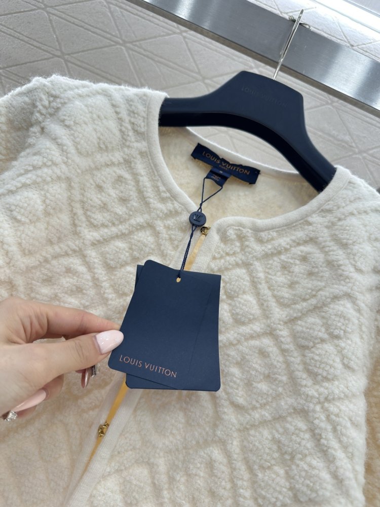 Светр жіночий фото 3