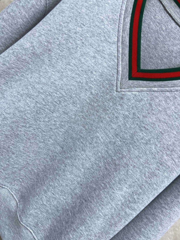 Светр жіночий фото 3