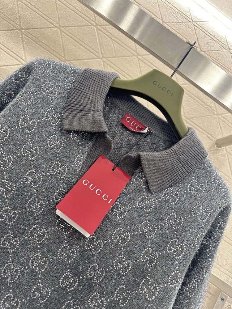 Светр жіночий фото 3