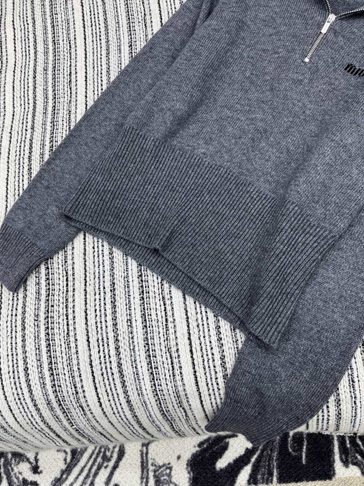 Pullover female фото 4