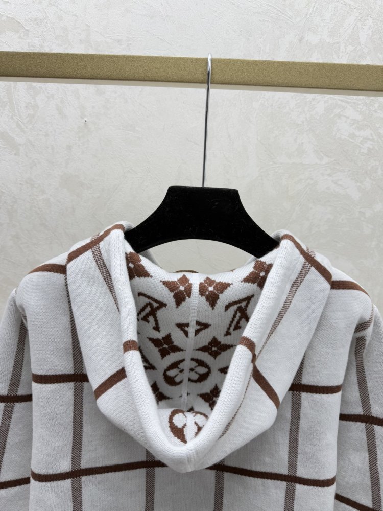 Свитер женский фото 4