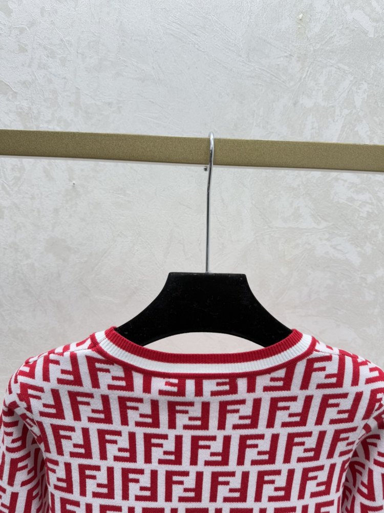 Свитер женский фото 4