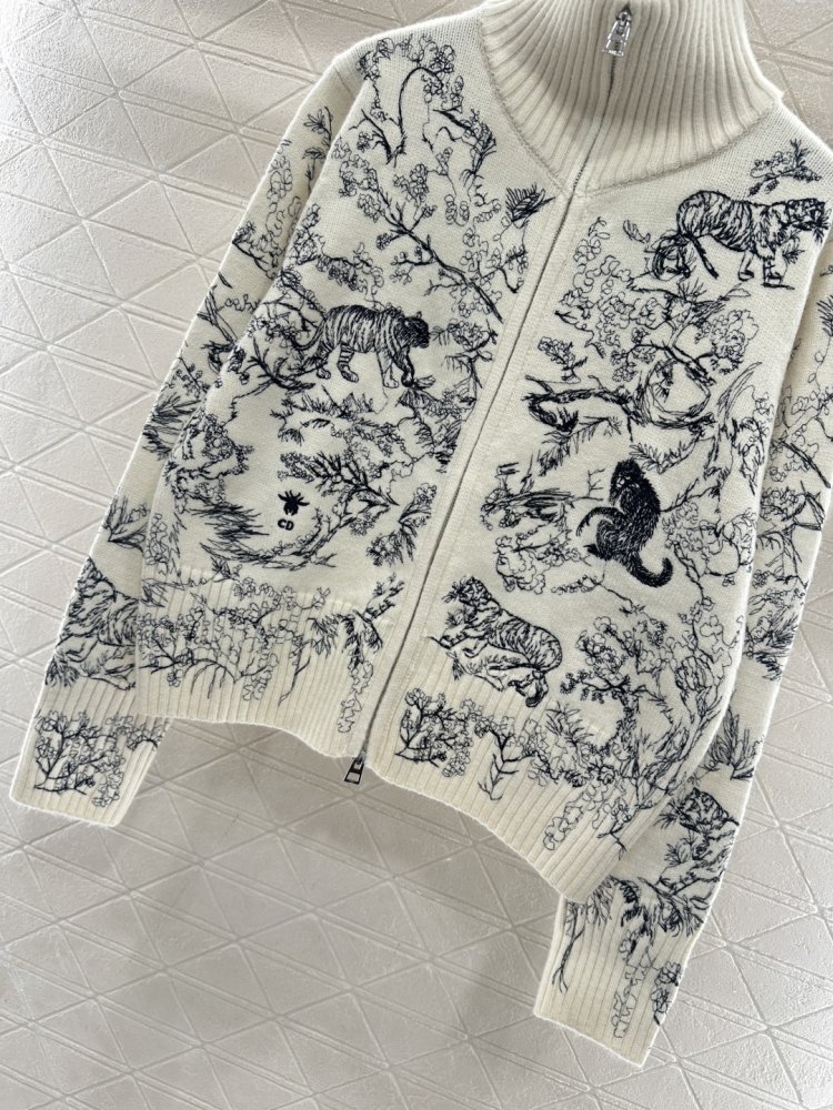 Свитер женский фото 4