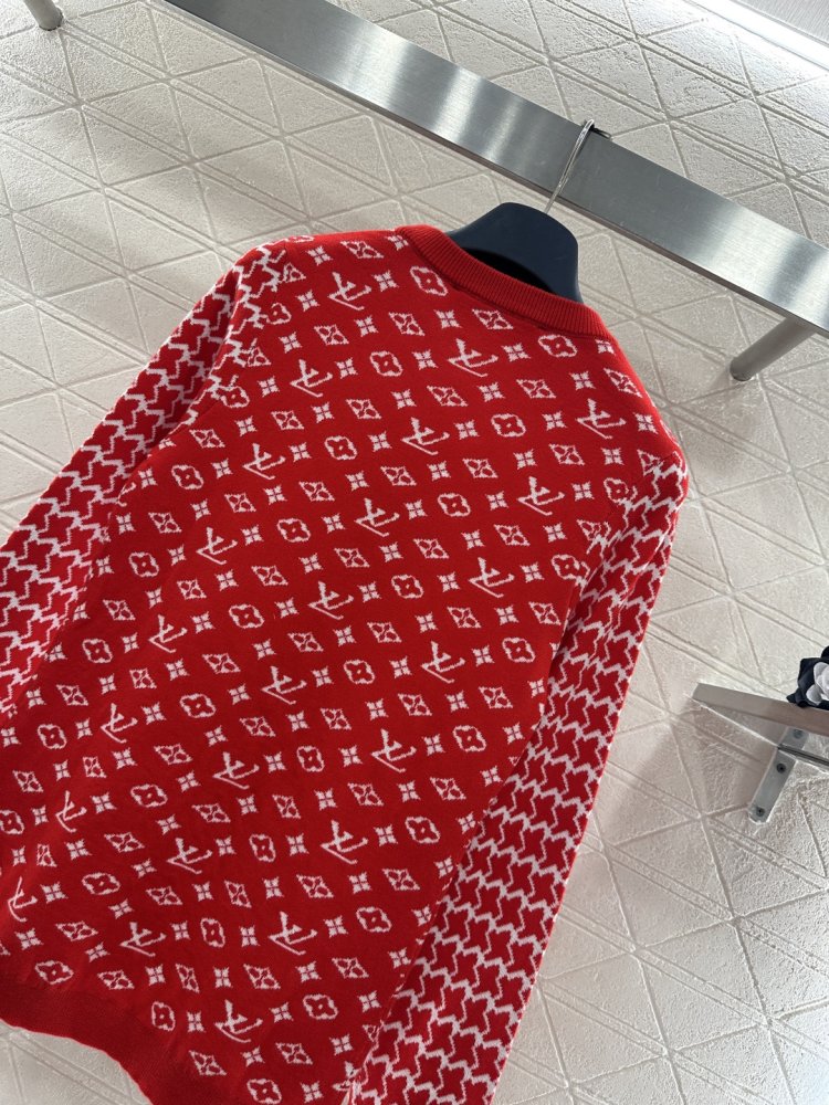 Свитер женский фото 4