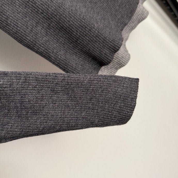 Свитер женский фото 4