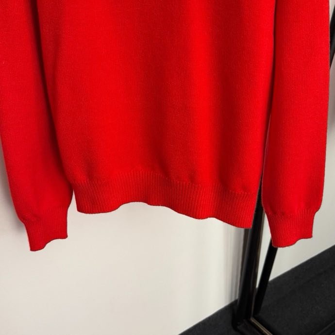 Свитер женский фото 4