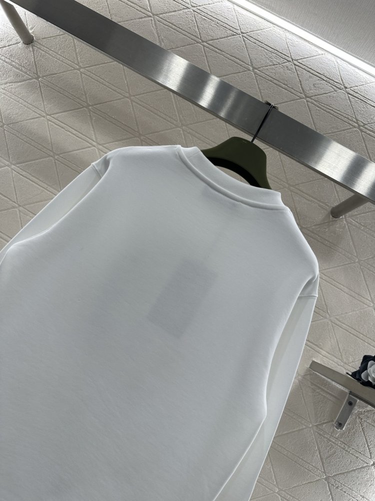 Светр жіночий фото 4