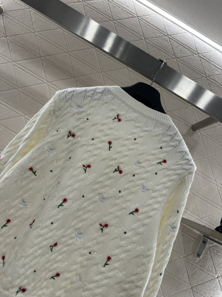 Светр жіночий фото 4