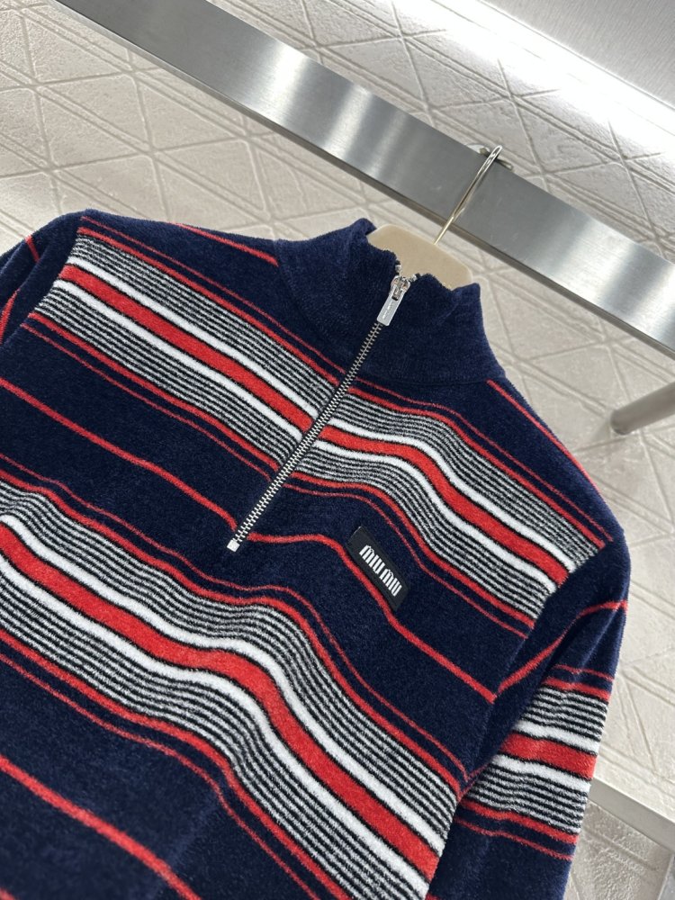 Pullover female фото 4