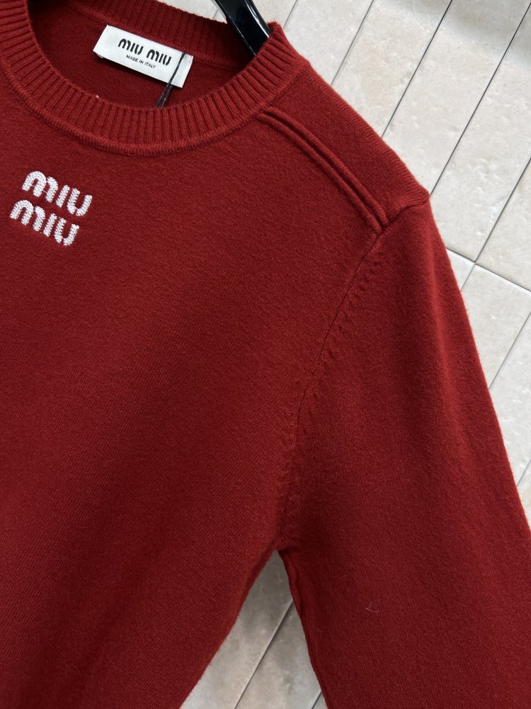 Светр жіночий фото 4