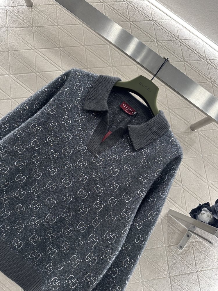 Светр жіночий фото 4