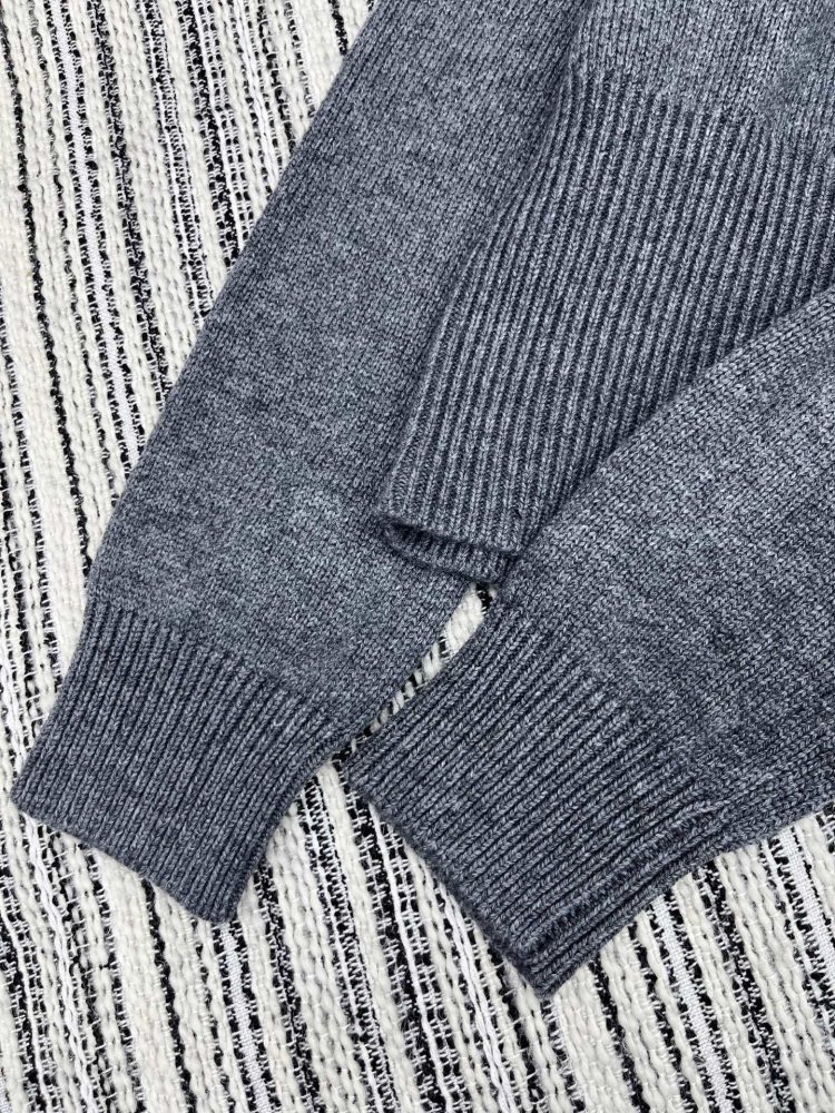 Pullover female фото 5