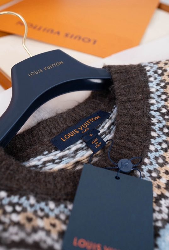 Светр жіночий фото 5