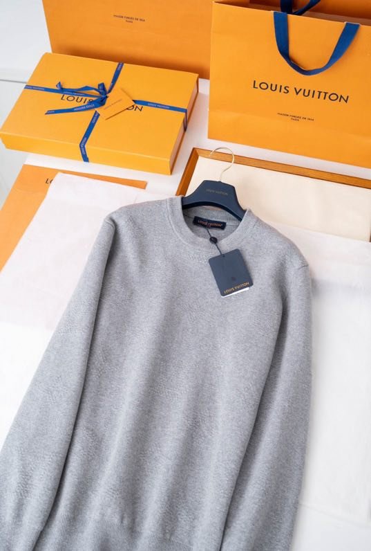 Светр жіночий фото 5