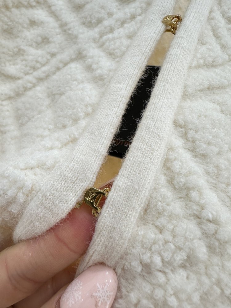 Светр жіночий фото 5