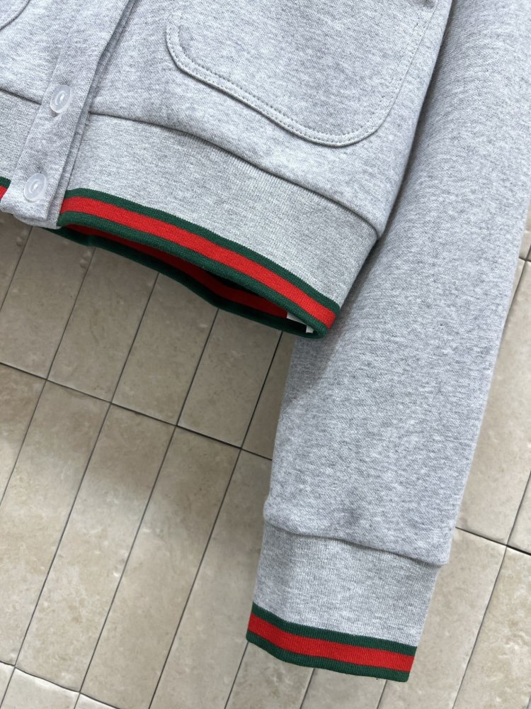 Светр жіночий фото 5