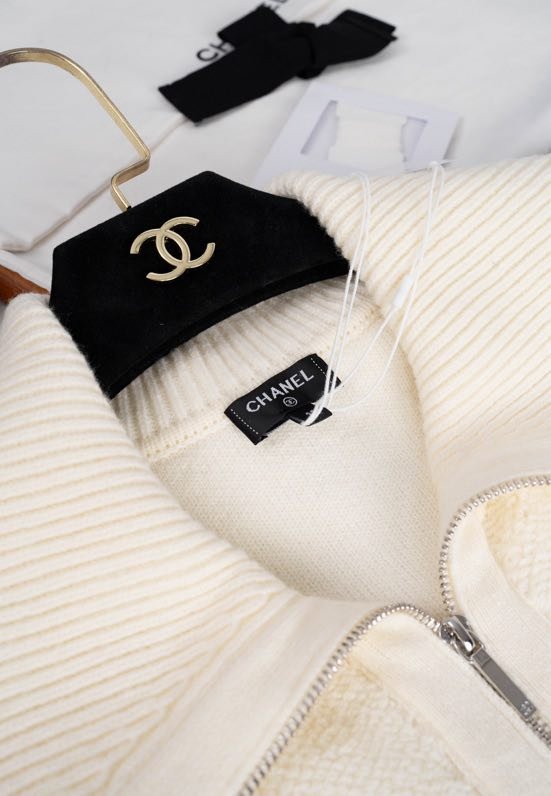 Светр жіночий фото 6