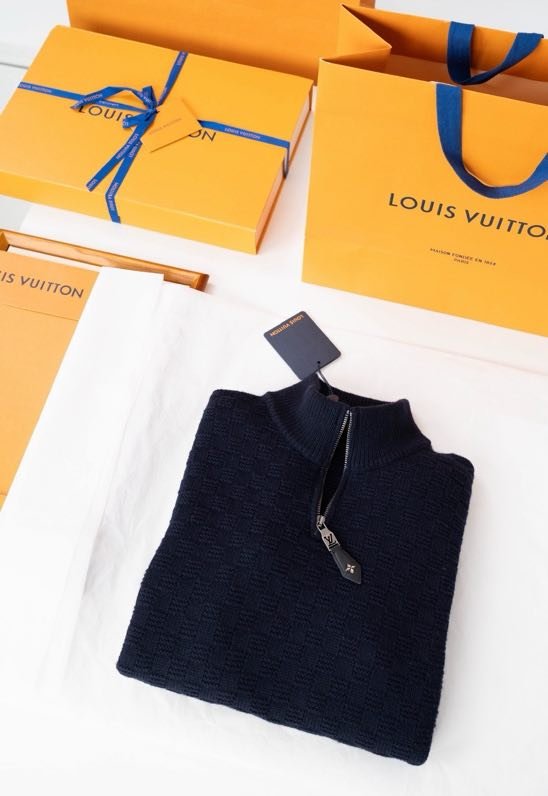 Светр жіночий фото 6