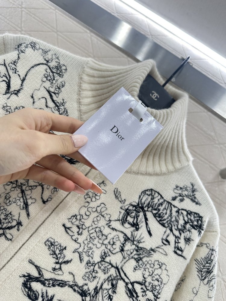 Свитер женский фото 6