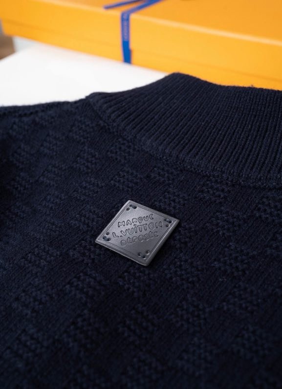 Светр жіночий фото 7