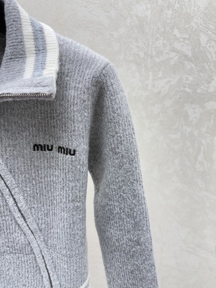 Свитер женский фото 7