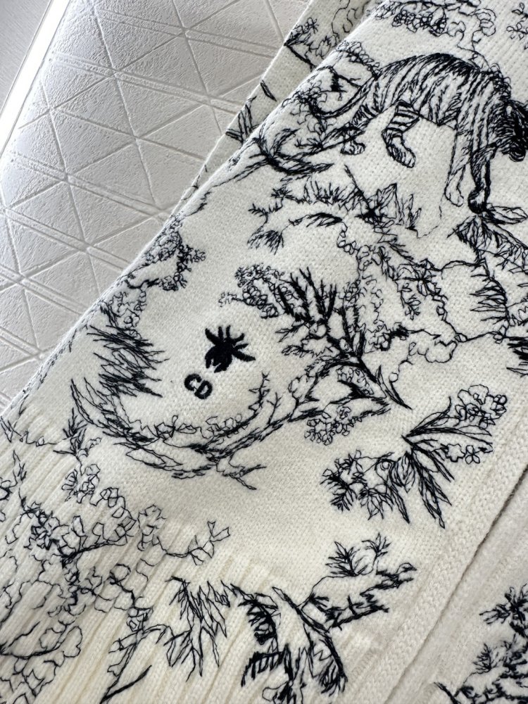 Свитер женский фото 7