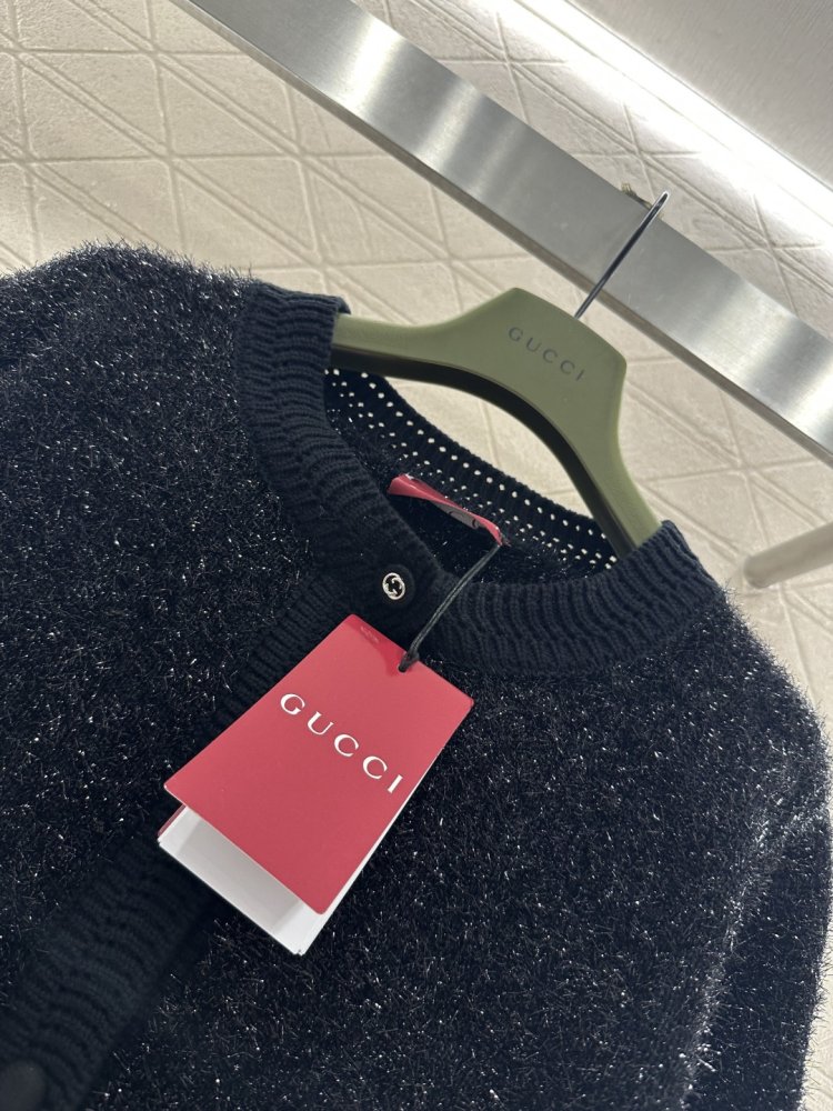 Светр жіночий фото 7