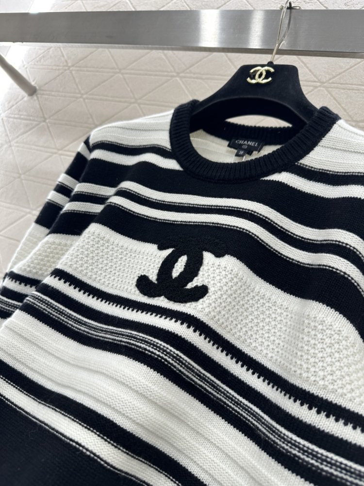 Светр жіночий фото 7