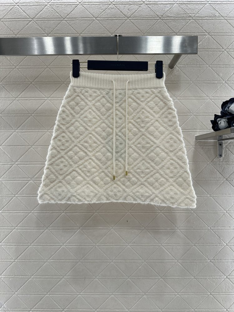 Светр жіночий фото 7