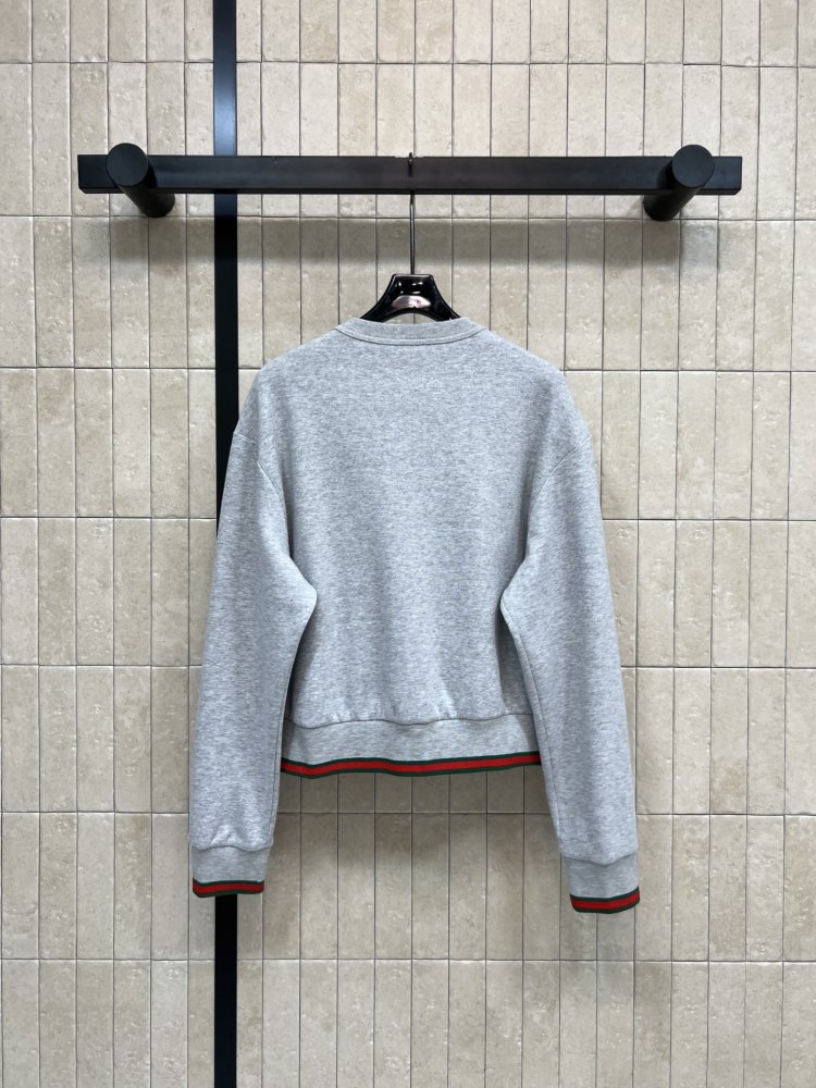 Светр жіночий фото 7