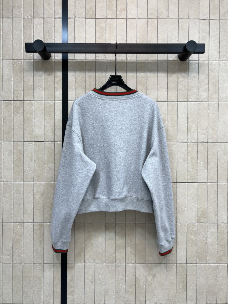 Светр жіночий фото 7