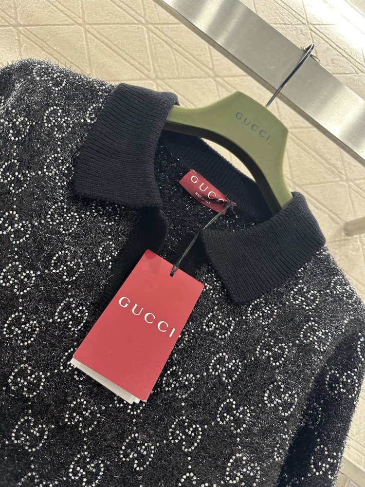 Светр жіночий фото 7