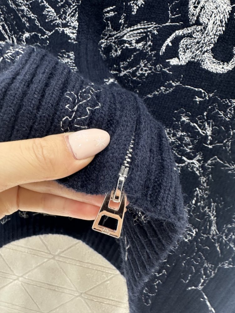 Свитер женский фото 8