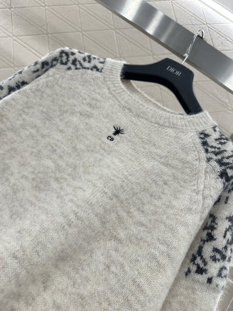 Светр жіночий фото 8