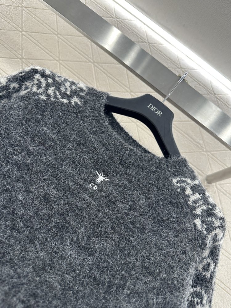 Светр жіночий фото 8