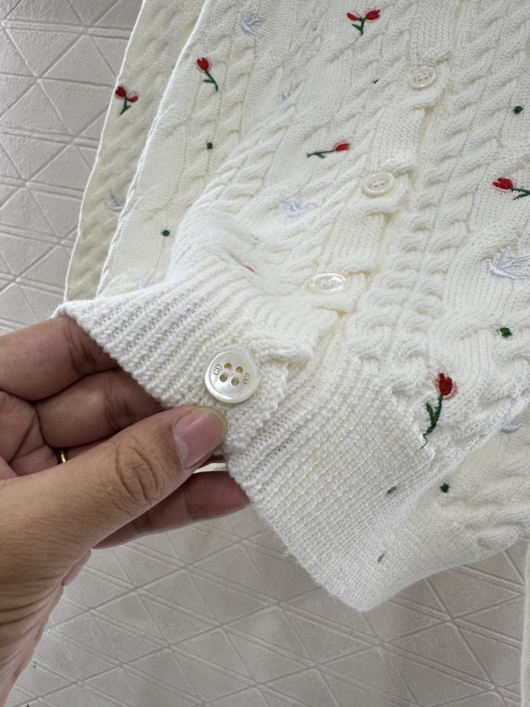 Светр жіночий фото 8