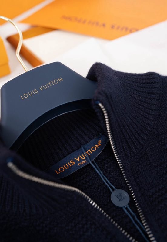 Светр жіночий фото 9