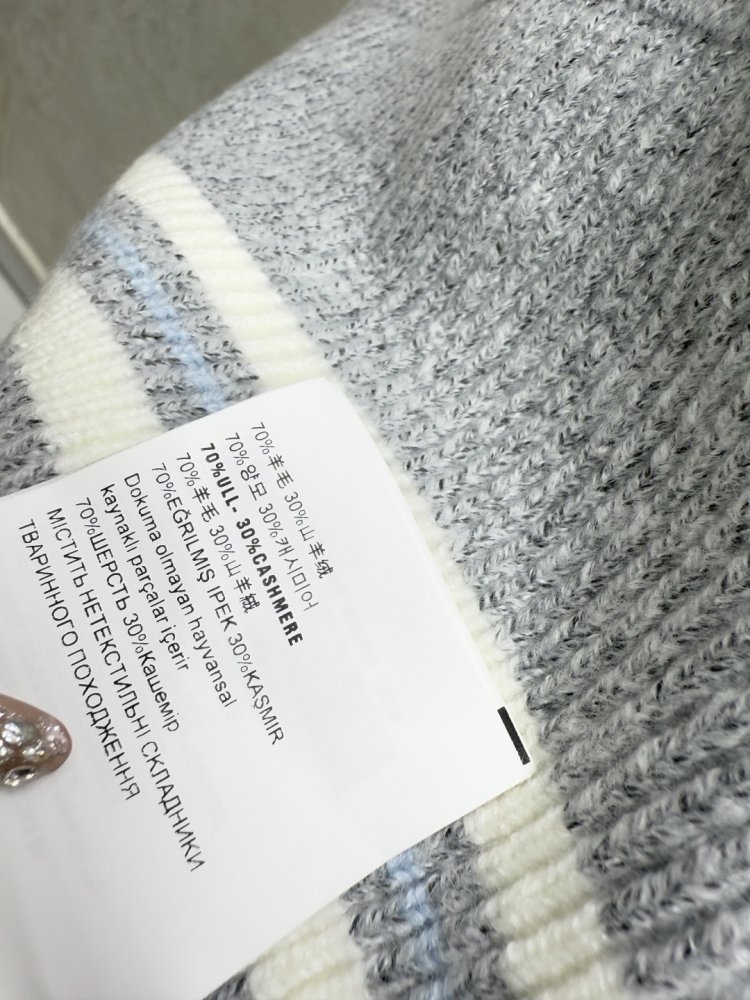 Свитер женский фото 9