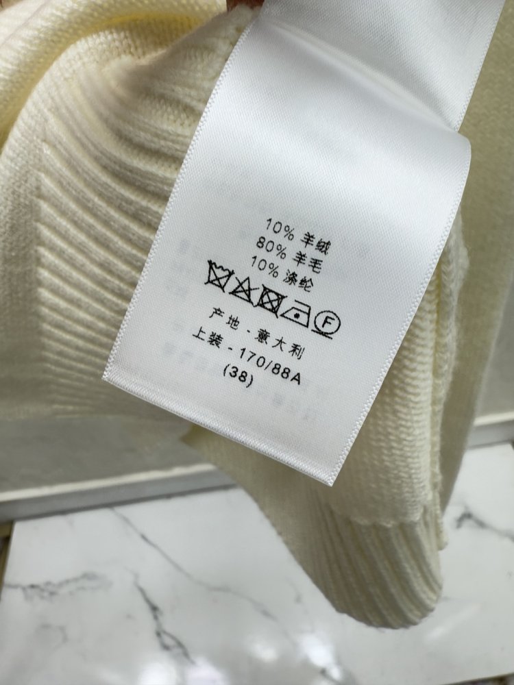 Свитер женский фото 9