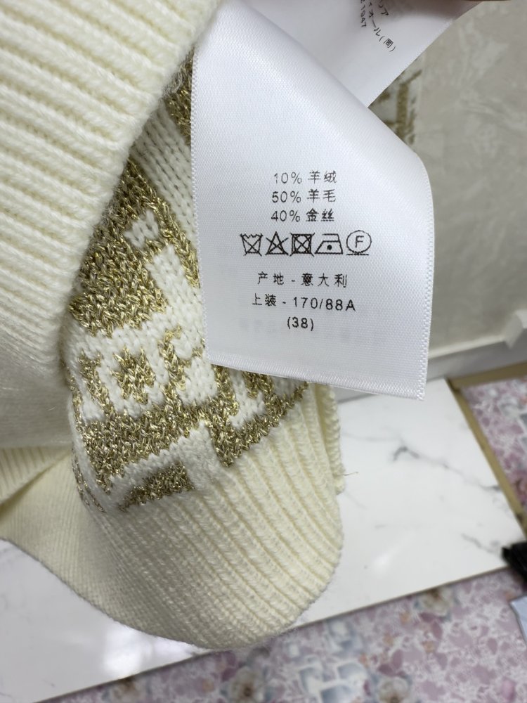 Свитер женский фото 9