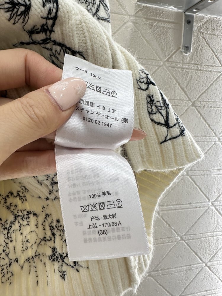 Свитер женский фото 9