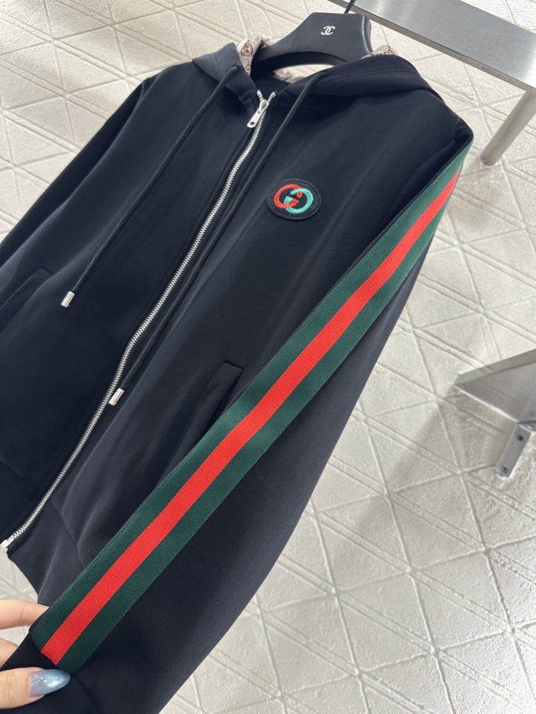 Свитшот жіночий фото 4