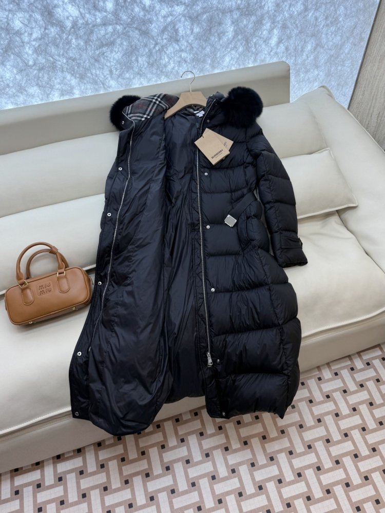 Свободный пуховик Burberry с воротником из лисьего меха фото 5