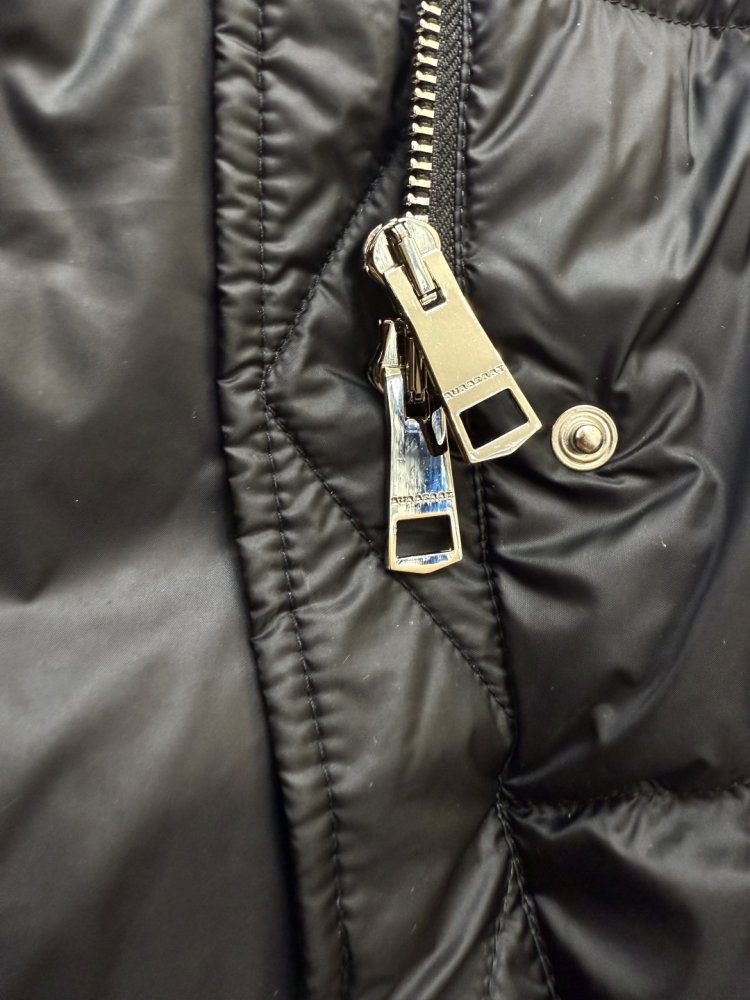 Свободный пуховик Burberry с воротником из лисьего меха фото 8