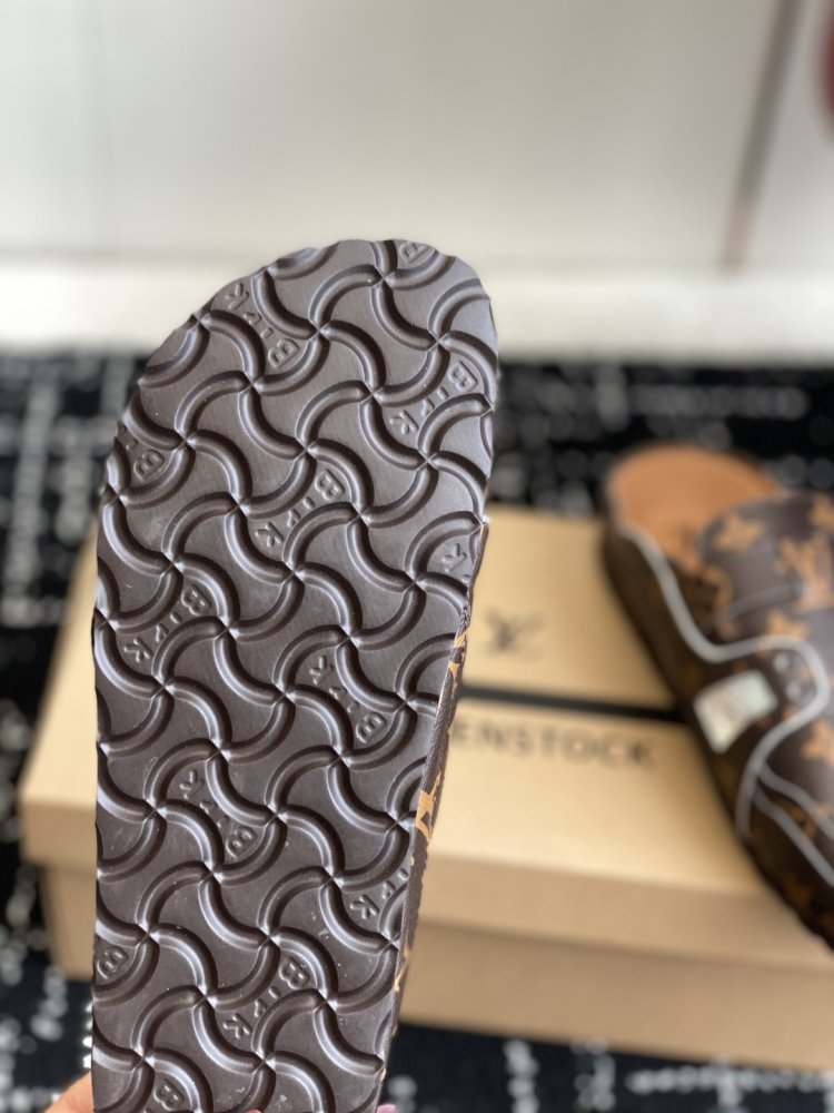 Капці Birkenstock x LV фото 9