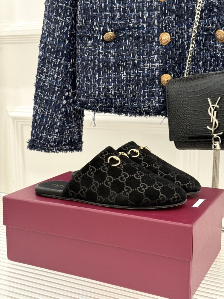 Капці шкіряні жіночі